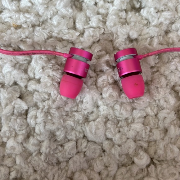DR DRE EAR BUDS IN PINK - Picture 2 of 3